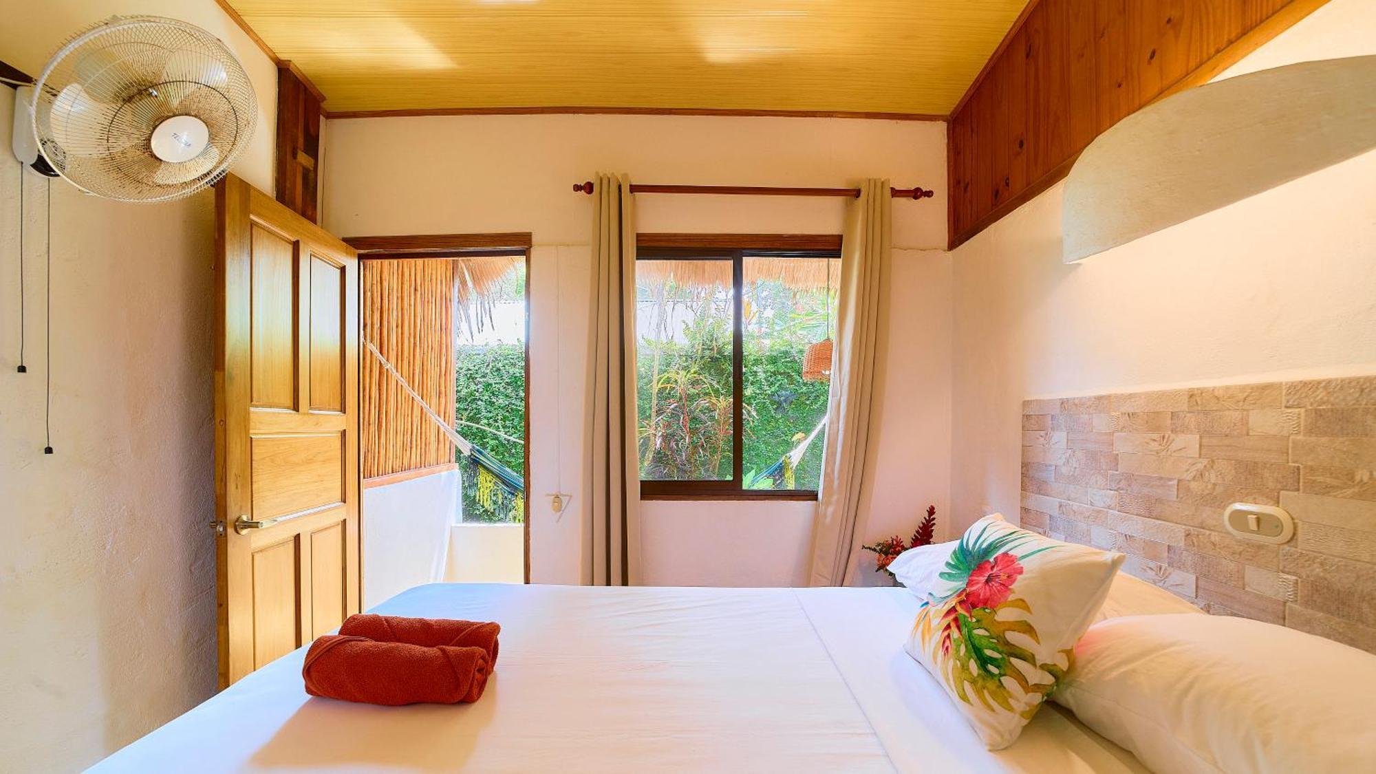 Cabinas Montesol Puerto Viejo de Talamanca Exterior foto