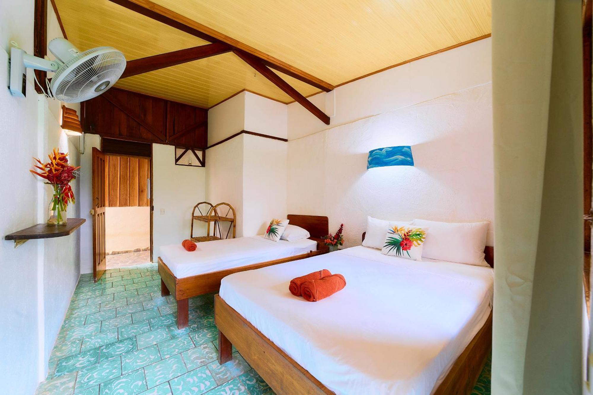 Cabinas Montesol Puerto Viejo de Talamanca Exterior foto