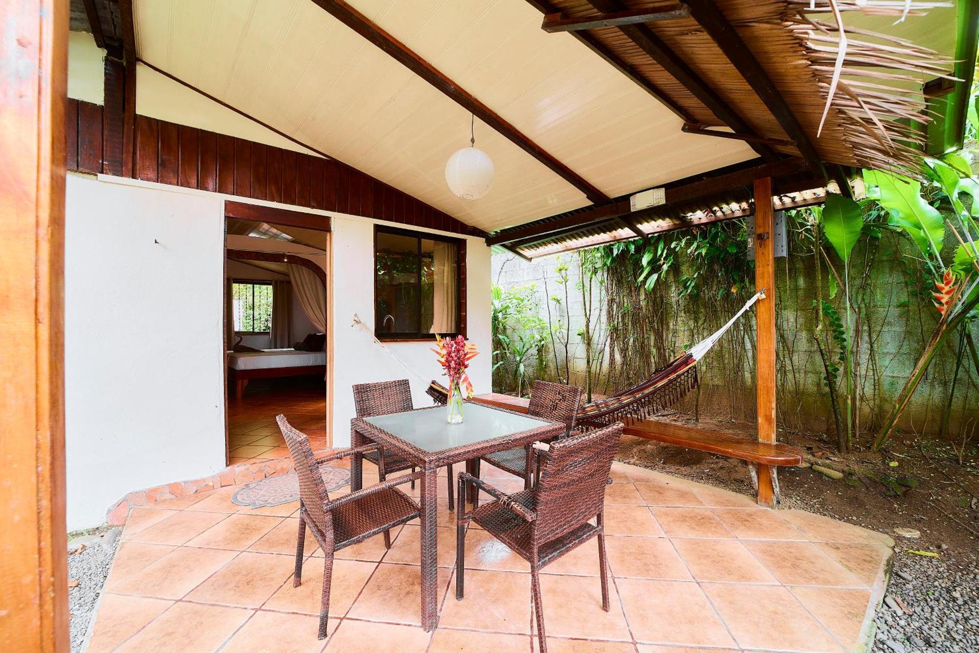 Cabinas Montesol Puerto Viejo de Talamanca Exterior foto