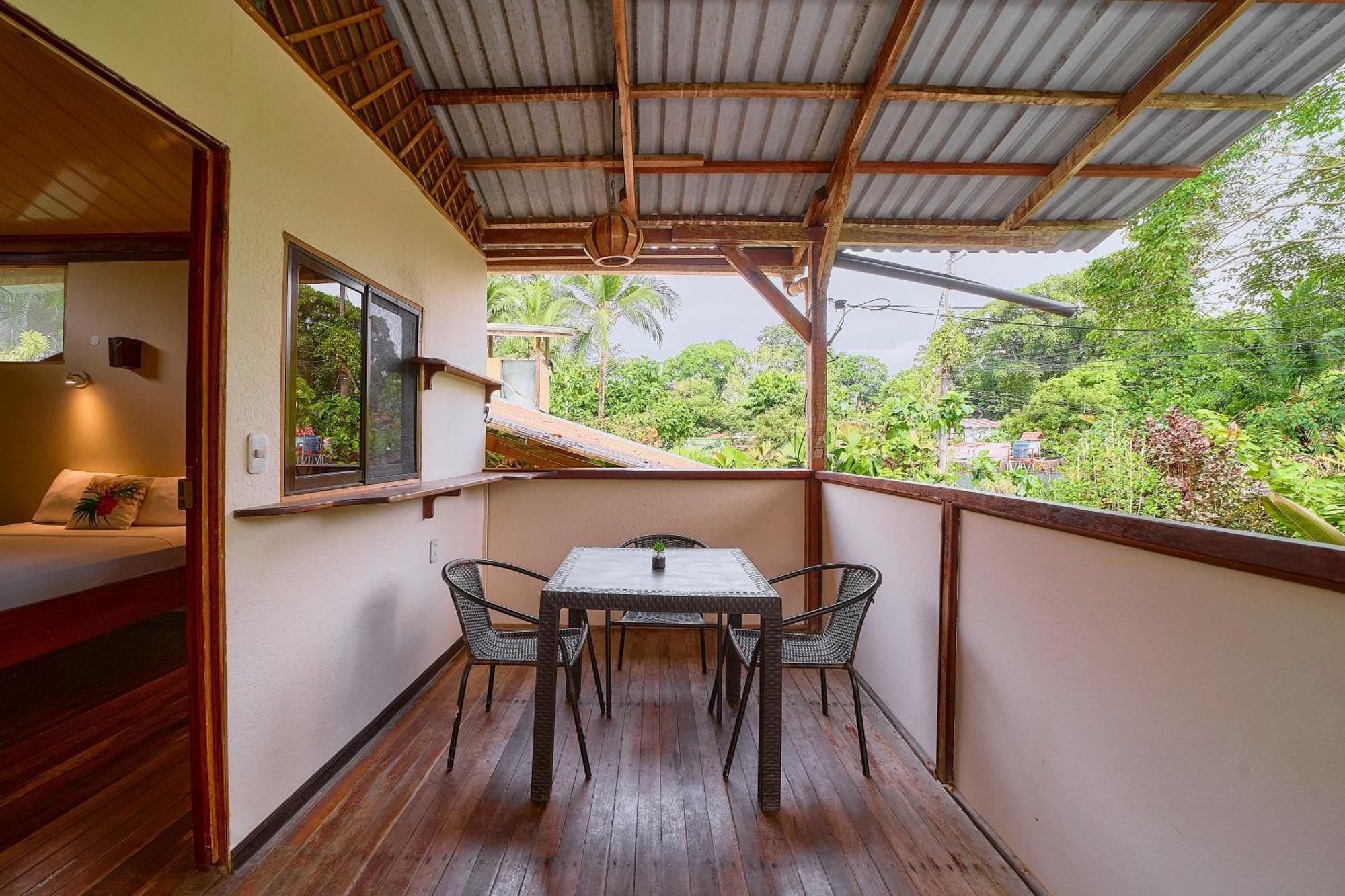 Cabinas Montesol Puerto Viejo de Talamanca Exterior foto
