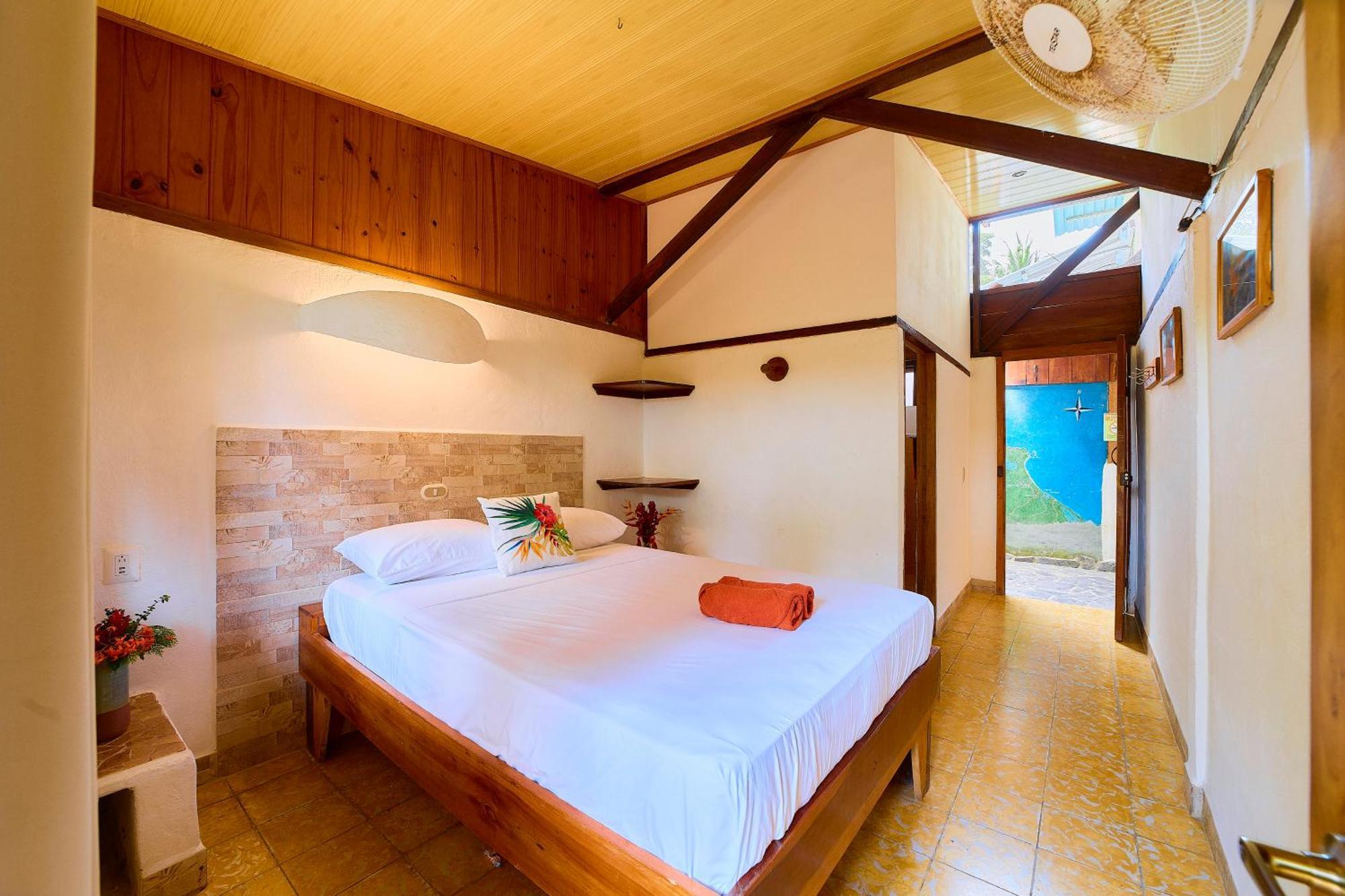 Cabinas Montesol Puerto Viejo de Talamanca Exterior foto